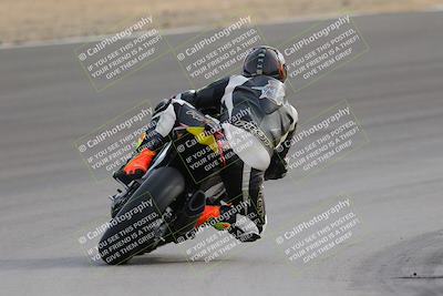 media/Dec-17-2022-SoCal Trackdays (Sat) [[224abd9271]]/Turn 10 Backside (120pm)/